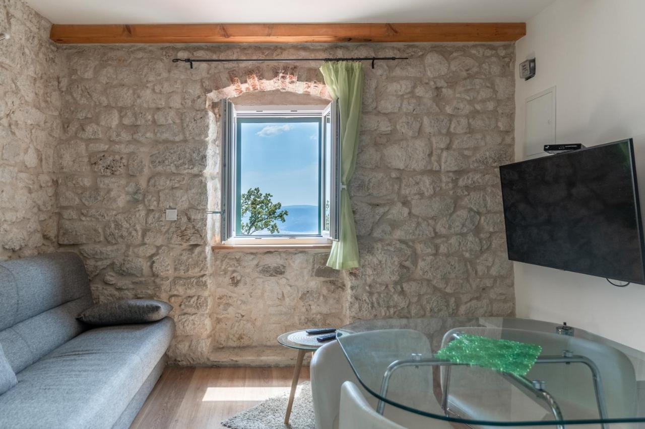 Stone House Dario With Finnish Sauna And An Outdoor Hot Tub Lokva Rogoznica Exteriör bild