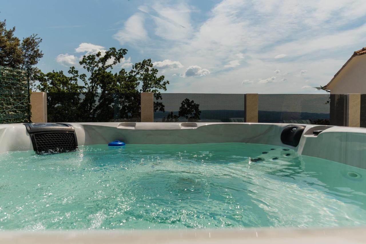 Stone House Dario With Finnish Sauna And An Outdoor Hot Tub Lokva Rogoznica Exteriör bild