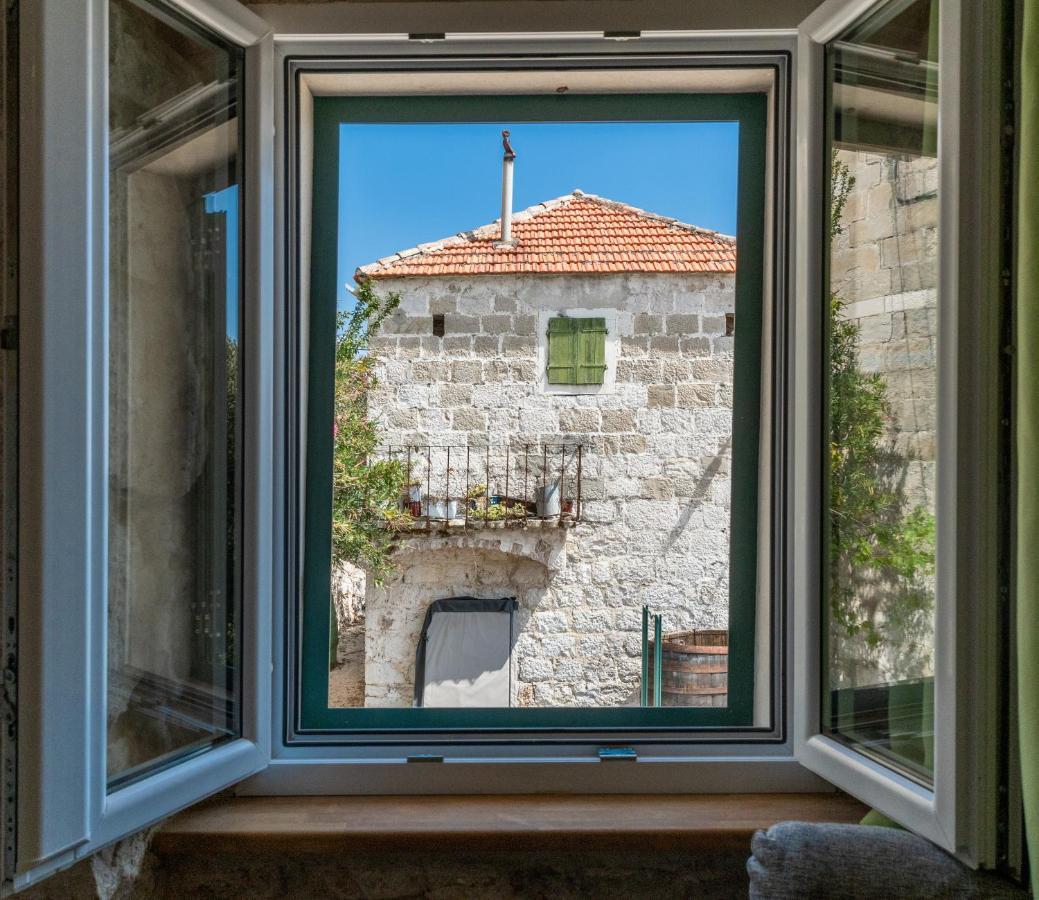 Stone House Dario With Finnish Sauna And An Outdoor Hot Tub Lokva Rogoznica Exteriör bild